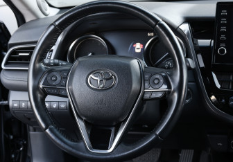 Подержанный автомобиль Toyota Camry Sedan 2021 года (21 фото)