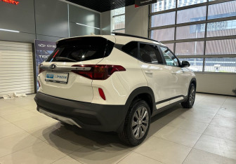 Подержанный автомобиль Kia Seltos 2020 года (4 фото)