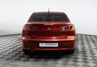 Подержанный автомобиль Mitsubishi Lancer Sedan 2010 года (6 фото)