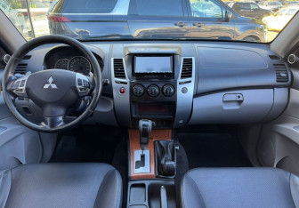 Подержанный автомобиль Mitsubishi Pajero Sport 2009 года (9 фото)