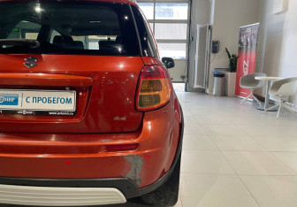 Подержанный автомобиль Suzuki SX4 Hatchback 2008 года (8 фото)