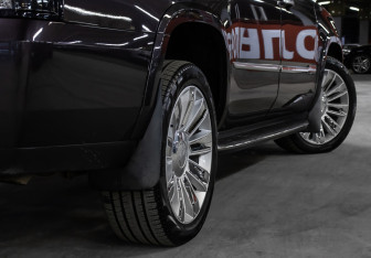Подержанный автомобиль Cadillac Escalade Suv 2016 года (26 фото)