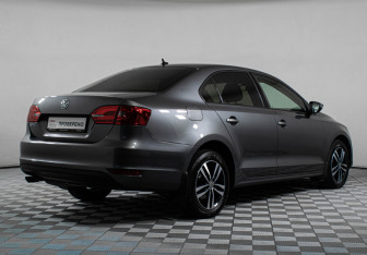 Подержанный автомобиль Volkswagen Jetta Sedan 2011 года (5 фото)