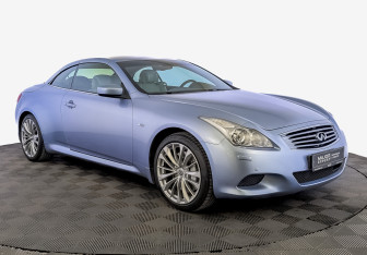 Подержанный автомобиль Infiniti G Convertible 2011 года (3 фото)