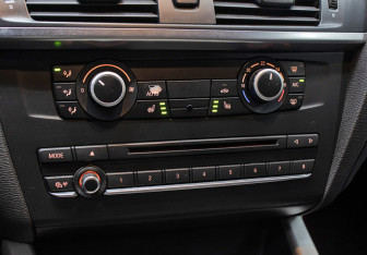 Подержанный автомобиль BMW X3 2013 года (21 фото)