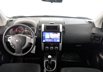 Подержанный автомобиль Nissan X-Trail 2013 года (14 фото)