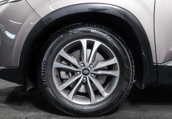 Подержанный автомобиль Hyundai Santa Fe 2019 года (9 фото)