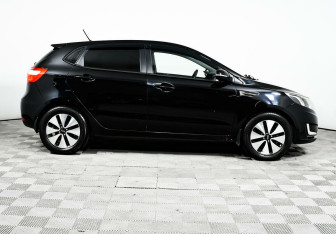 Подержанный автомобиль Kia Rio Hatchback 2012 года (4 фото)