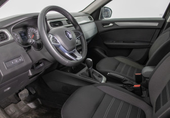 Подержанный автомобиль Renault Arkana 2019 года (10 фото)