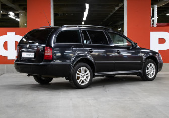 Подержанный автомобиль Skoda Octavia Wagon 2009 года (5 фото)
