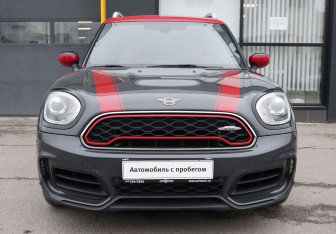 Подержанный автомобиль MINI Countryman 2020 года (2 фото)