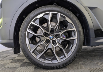 Новый BMW X7 2025 (7 фото)