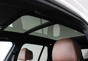 Подержанный автомобиль BMW X5 2022 года (15 фото)