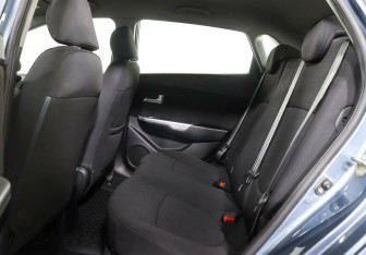 Подержанный автомобиль Kia Rio Hatchback 2012 года (15 фото)