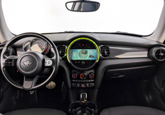 Подержанный автомобиль MINI Hatch 2021 года (14 фото)