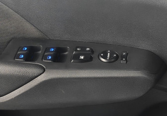 Подержанный автомобиль Hyundai Solaris Sedan 2017 года (15 фото)