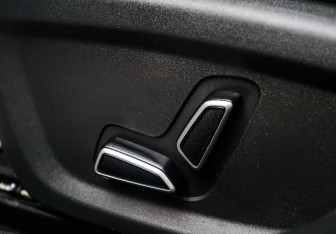 Подержанный автомобиль Changan UNI-V 2023 года (21 фото)