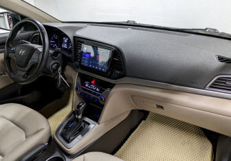 Подержанный автомобиль Hyundai Elantra Sedan 2017 года (19 фото)