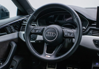 Подержанный автомобиль Audi A5 Liftback 2020 года (15 фото)