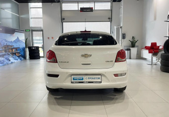 Подержанный автомобиль Chevrolet Cruze Hatchback 2013 года (5 фото)