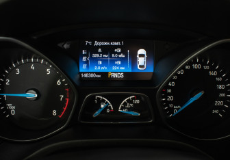 Подержанный автомобиль Ford Focus Hatchback 2017 года (12 фото)