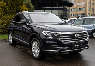 Подержанный автомобиль Volkswagen Touareg 2019 года (2 фото)