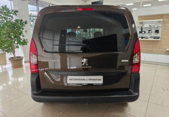 Подержанный автомобиль Peugeot Partner 2021 года (6 фото)