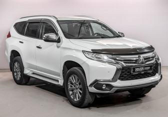 Подержанный автомобиль Mitsubishi Pajero Sport 2018 года (3 фото)