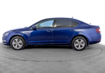 Подержанный автомобиль Skoda Octavia Liftback 2017 года (8 фото)