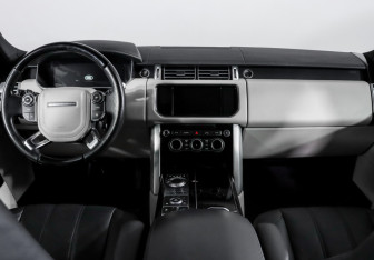 Подержанный автомобиль Land Rover Range Rover 2015 года (12 фото)