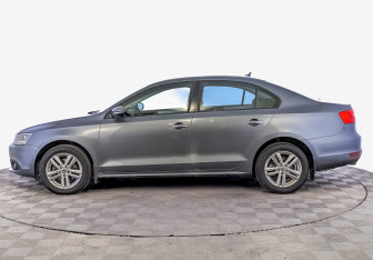 Подержанный автомобиль Volkswagen Jetta Sedan 2012 года (8 фото)