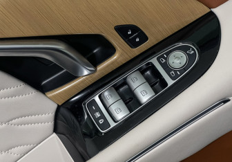 Подержанный автомобиль Voyah Free 2023 года (16 фото)