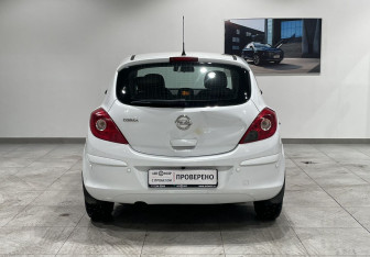 Подержанный автомобиль Opel Corsa 2011 года (6 фото)