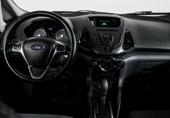 Подержанный автомобиль Ford EcoSport 2015 года (8 фото)