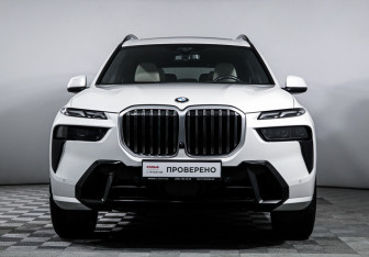Подержанный автомобиль BMW X7 2023 года (2 фото)