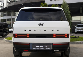 Подержанный автомобиль Hyundai Santa Fe 2024 года (6 фото)