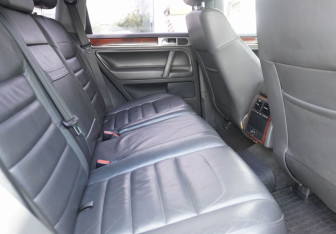 Подержанный автомобиль Volkswagen Touareg 2009 года (10 фото)