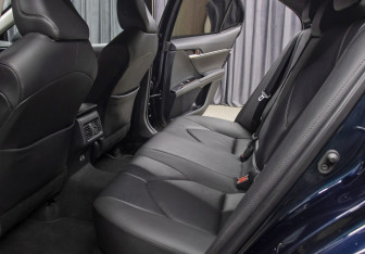 Подержанный автомобиль Toyota Camry Sedan 2020 года (12 фото)