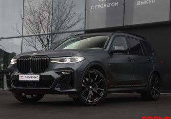 Подержанный автомобиль BMW X7 2020 года (35 фото)