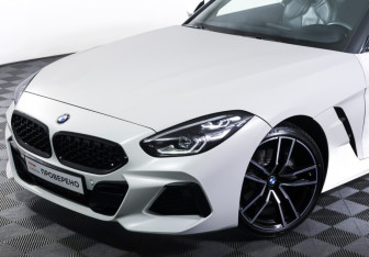 Подержанный автомобиль BMW Z4 Roadster 2020 года (20 фото)