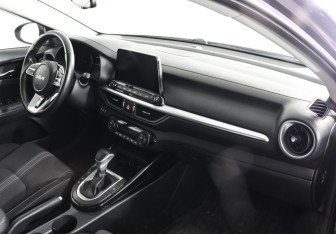 Подержанный автомобиль Kia Cerato Sedan 2021 года (10 фото)
