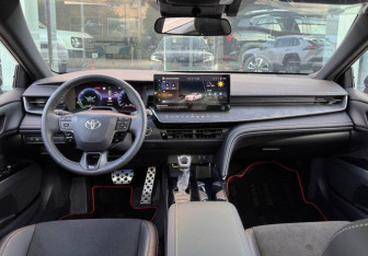 Новый Toyota Camry Sedan 2025 (10 фото)