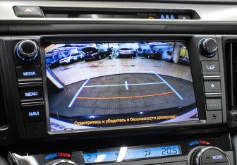 Подержанный автомобиль Toyota RAV4 2018 года (21 фото)