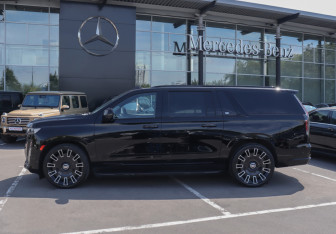 Подержанный автомобиль Cadillac Escalade Suv 2021 года (8 фото)