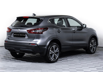 Подержанный автомобиль Nissan Qashqai 2022 года (5 фото)