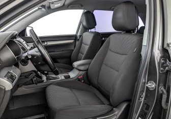 Подержанный автомобиль Kia Sorento 2013 года (20 фото)