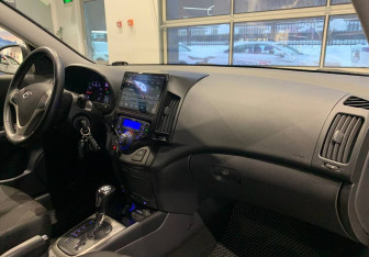 Подержанный автомобиль Hyundai i30 Hatchback 2011 года (10 фото)