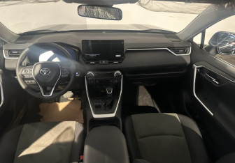 Новый Toyota RAV4 2025 (3 фото)