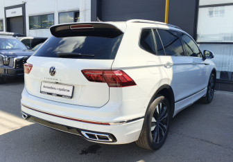 Подержанный автомобиль Volkswagen Tiguan 2023 года (5 фото)