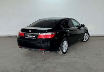Подержанный автомобиль Honda Accord Sedan 2013 года (4 фото)
